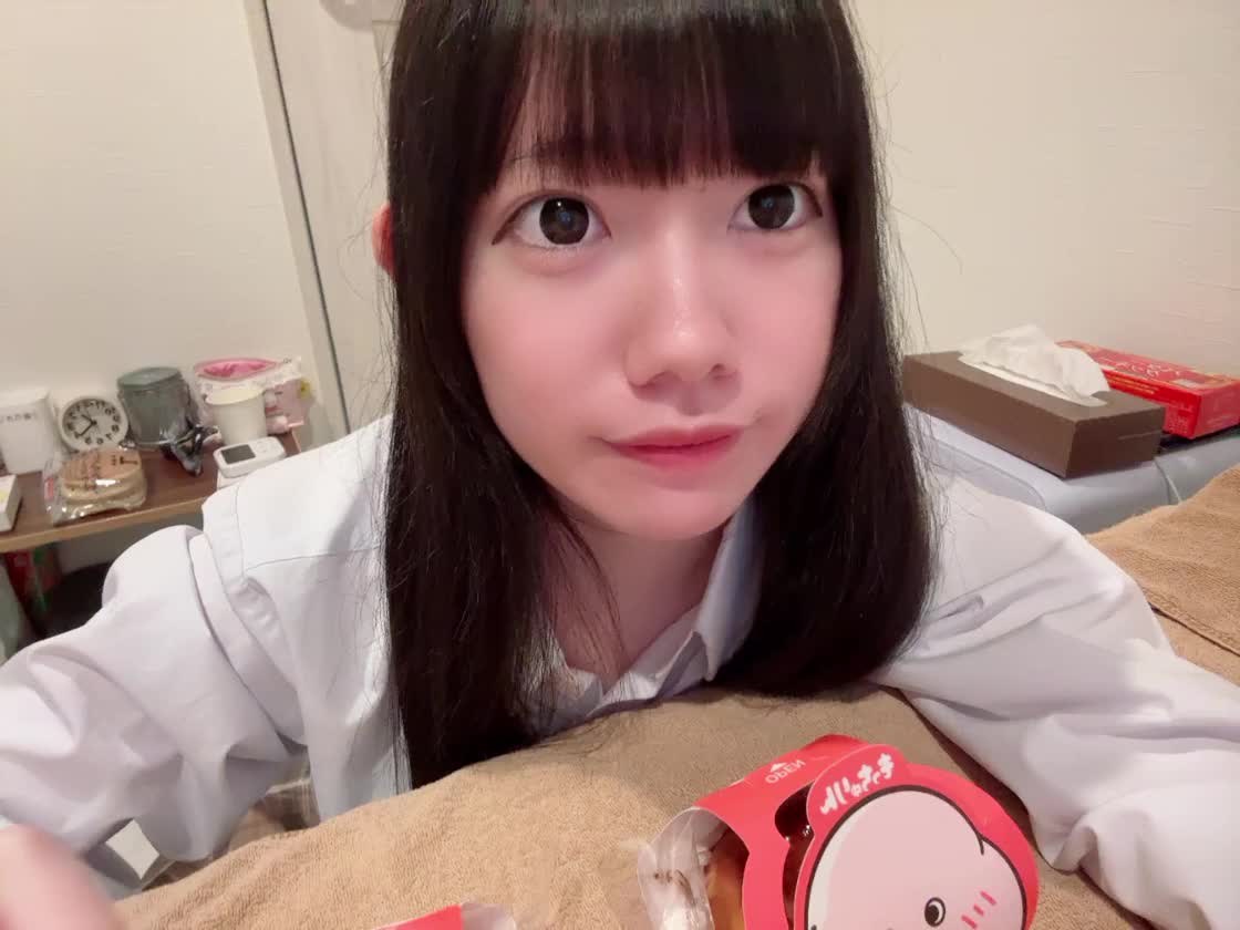 わー！！！！！念願の！！

お兄さんがもっちゅりん
持ってきてくれた🤤💗💗💗

にやにやにやにやです( ✧﹃✧)

美味しすぎる！！大切に食べる！

8月まで売ってるらしいから
お兄さんも食べた方がいい🍩💕
私もまだまだ食べる！🌟


うい
x(Twitter)from:uichan_nemui