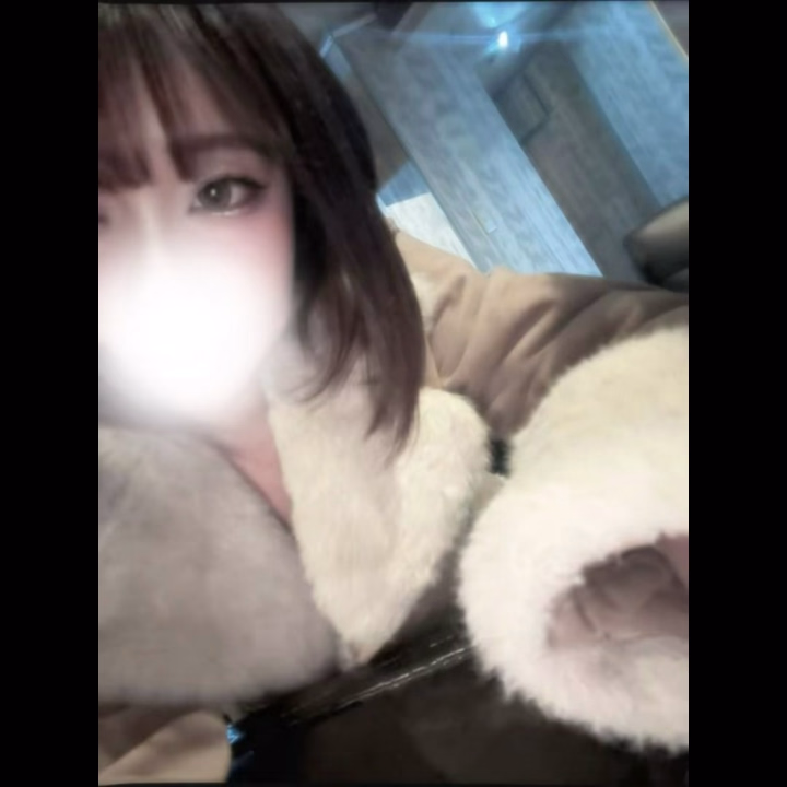 おはようございます☀️

本日２回目の出勤です🚶‍♀️

10:00~17:00までいてます💞

お待ちしてます🐰 ∘°