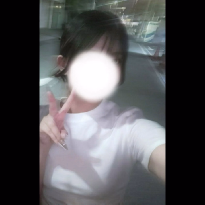 初出勤！！退勤しました~！

1人目のお客さんは100分コース✨️
すごく優しいお客さん‪ ·͜·
恋愛話をして盛り上がりました😻

2人目のお客さん70分コース✨️
ダンディーなかっこいいお客さん💪
お時間少しでしたが、楽しいお時間過ごすことができました🤍

3人目のお客さん70分コース✨️
初出勤だったので、分からないことも優しく教えてくれました😌
次回も来るねと言ってくれて嬉しかったです💬💘

次回は明日5/29の16:00~出勤予定です。
２回目の出勤も楽しいお客さんに会えること楽しみにしています🙂‍↕️💞