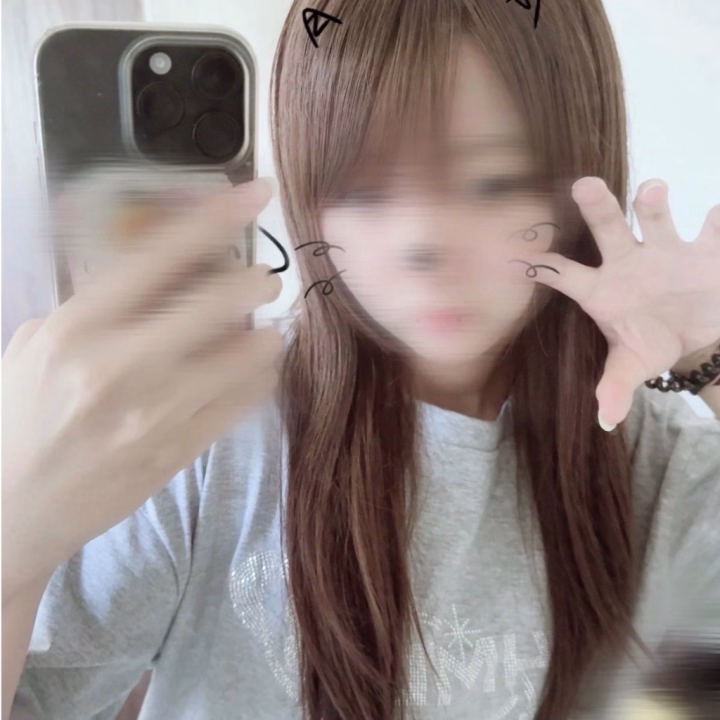本日もご予約完売ありがとうございました🫶🏻🎀

お仕事終わりに会いに来てくれたお兄さんも、ずっと前から楽しみにしてくれてたお兄さんも、たくさん甘やかしてくれて幸せでした🥺💭

いっぱい笑って、いっぱいドキドキして、あっという間のお時間だったなあ…♡

「また会いたい」って言ってもらえるのが本当に嬉しくて、かてぃもっと頑張ろうって思えます🐰🤍

次回は明日13時〜20時まで出勤します🌷

明日もまったり癒しのお時間にできたら嬉しいです🫧タイミング合うお兄さんぜひ会いにきてくださいっ♡おやすみ前に、いい夢見てね🌙