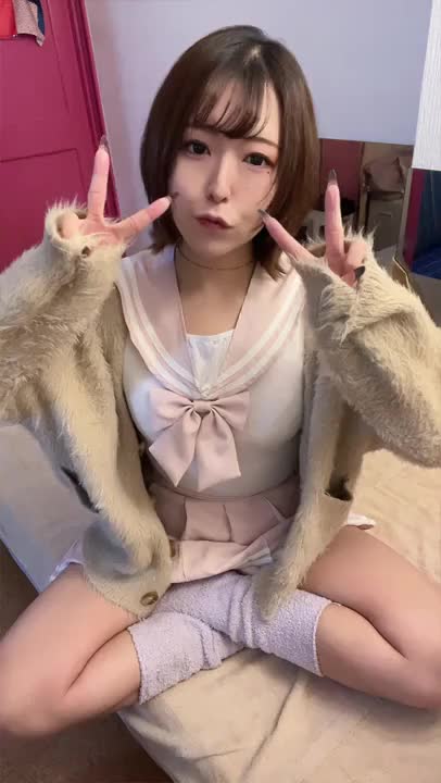 え♡ちなお姉さんの出勤も
今日含めて後【４日】‼️

週末会いに来てくれたら嬉しいなあ

バレンタイン2日間限定❤️
激レア制服姿なので
見に来て〜❣️❣️


たくさんイチャイチャして
気持ちよくなろうね？？

お兄様の白いヤツ
あさひにプレゼント🎁して？



ご予約、お誘いまってるよ！！