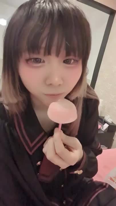 おはよう〜！！のほちゃんです！！

昨日はご心配おかけしました！
何とか回復して、出勤出来てるよ！！

昨日はペッショペショで寝てたら、ご飯を食べ損ねてました！今めちゃくちゃ食べてます！

動画のはハートの雪見だいふくが売ってたから買ってきた！美味しい！

今日もゆっくり、生き抜いてこうな。
皆はちゃんと自分のキャパの中でやりくりするんよ！！