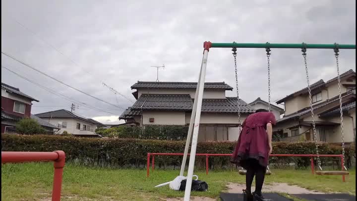 のほちゃんお休み日記！！in米子！
(すっぴん警報)

マジで名所とかじゃないんだけど、ブランコ見つけてテンション上がって漕ぎ始めた動画です。

こう見るとシュールだよねぇ……

温泉行くよぉ〜。
ついでにバッティングセンターも行くよぉ〜。