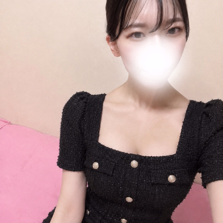 おはようございます♩

朝から揺れて驚きましたが、お兄さんの地域は大きく揺れませんでしたか？

地震がかなり少ない地域で生まれ育ったので、上京して数年経ってもまだ慣れないですね…



今日も7:00~16:00で出勤です◎

気が付けばもう9月があと2日になっていて、気持ちが追いつけていなくて10月の予定を出していないことに今気が付きました😦

出します。

取り急ぎ10/1は7:00~16:00です🫡


10月に入ればお天気も良くなりそうなので、早く10月になって欲しい🎃


今日もお誘い楽しみにお待ちしています！