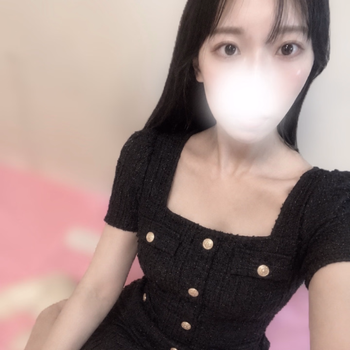 おはようございます◎

日の出がだいぶ遅くなってきて、秋が深まってきたなあと感じる毎朝です🍁

今日7:00~16:00で出勤します！

朝は肌寒いけど日中はまだ少し暑いのかな？

季節の変わり目、体調に気を付けて過ごしていきましょうね！

今日もお誘い楽しみにお待ちしています☺️

.

🪼あやね ヒメ予約はヒメチャンネルから🪼
https://hime-channel.com/profile/qn_vmy
①日時②コース③初指名 or 本指名④お名前
全てご記載の上、トークからお願いします。
前日、当日はお電話で直接ご連絡ください♩