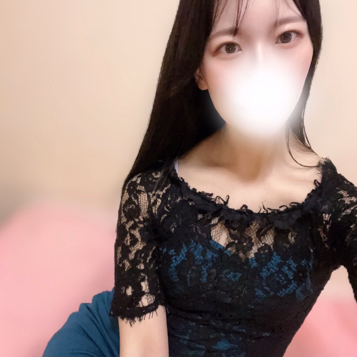 おはようございます♩

暑いね！急な夏！
身体に気をつけて過ごしてくださいね🙂‍↕️

そろそろお兄さんにも日傘の出番がやってくるかも…
わたしは男性も日傘さしたほうがいい派です👍


今日も7:00~16:00で出勤します！

きっと今日は外を歩くだけでも汗かくだろうから、汗流しに来てね🛀

またすぐ汗かくかもしれないけど☺️

お誘い楽しみにお待ちしています！

.
🪼あやね ヒメ予約はヒメチャンネルから🪼
https://hime-channel.com/profile/qn_vmy
①日時②コース③初指名 or 本指名④お名前
全てご記載の上、トークからお願いします♡
前日、当日はお電話で直接ご連絡ください♩