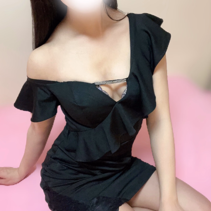 おはようございます♩

昨日も遊びに来てくださったお兄様方、ありがとうございました！

今日は数日ぶりに晴れている朝で嬉しい🍀

ずっと使っていたイヤホンが壊れてテンション下がってたけど、晴れのお陰でなんとか持ち直しております🌞笑


それでは、今日も7:00~16:00でお待ちしております♩

.
🪼あやね ヒメ予約はヒメチャンネルから🪼
https://hime-channel.com/profile/qn_vmy
①日時②コース③初指名 or 本指名④お名前
全てご記載の上、トークからお願いします♡
前日、当日はお電話で直接ご連絡ください♩