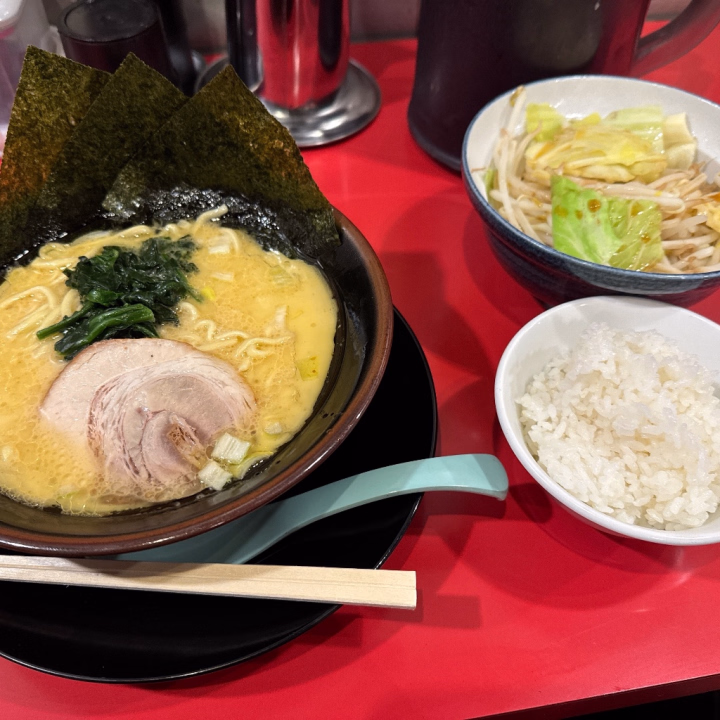 今日あったかいね〜〜
ラーメン美味しい🍜