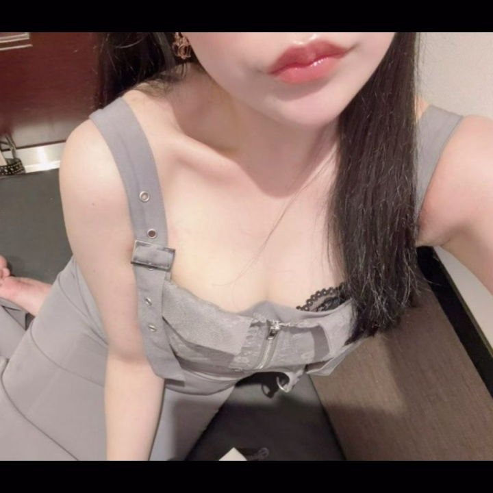 本日12時半からいます♡



この前またスピードでお世話になることになりました🫶🏻🩵


前に遊んだことあるお兄様やこれから仲良くしてくださるお兄様是非遊びに来てください✨
またお会いできるのお楽しみにしています🎶