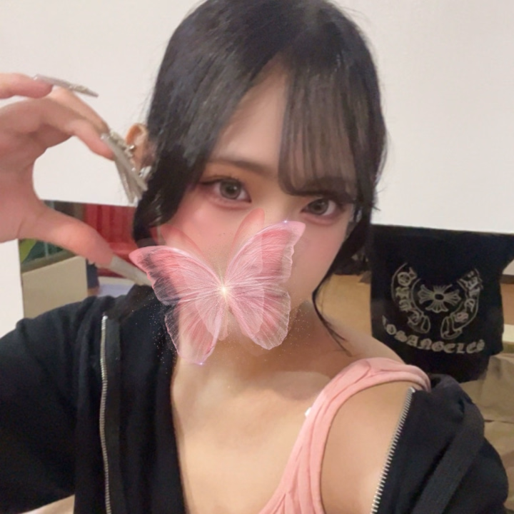 ほんとにそういえばでしたけど
ちゃんと黒髪になりました😌

近況報告は大事ですね👍🏻

ほんとに髪型コロコロと変わりますので
今のなゆに会えるのは今のうちということで
このあともラブコールお待ちしております📞‪‪ ̖́-


🎀なゆ🎀