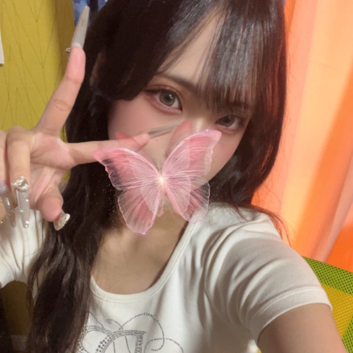 お久しぶりです(^ ̳  ̫  ̳^)

気圧の影響で体調崩してしまってまして
ずっとお休みを頂いてました🙇🏻‍♀️💦

自分のお誕生日が近いので悩んでいましたが
お誕生日前出勤することにしました🪄

予定ですが
13日が12-ラスト
14日が9-ラスト
15日が9-22時までと
こちらで出勤する予定です😌

20歳ラストに良かったらなゆちにあいにきてくれたら嬉しいです🤍

ではまたお会いできる時に👋🏻


🎀なゆ🎀