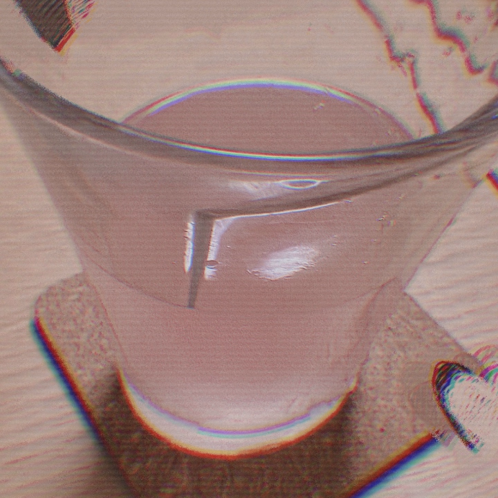 喋らないでする作業が物足りなく感じてしまっている。
曇りも相まってまるで進みません(:o_ヽ)_
水分だけを永遠に摂り続けている。🥤