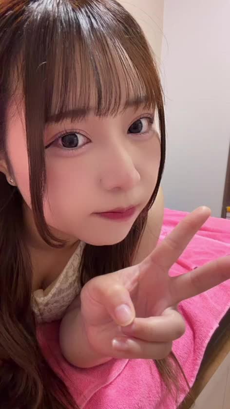やほー！


こんばんは

まむです



早く生理終わらないかなあ💦😭



いちばん量が多い時期で萎える(´._.｀)



ってことでのんびり過ごしてます🐌💭



なんか今日はお休みだったけど天気暑すぎてそれどころじゃなかった🥵☀️




明日も暑いらしいね😲




もう夏かーはや💦