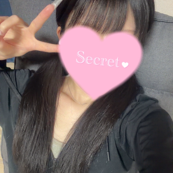 今日女学生みたいなツインテしてる🎀
1つ結びより頭楽でいいなあ🎶
今日から10日間
全力でたのしもう!!
ぬるぬるしてこう!!ナ!!!🌞🌴🌺✨