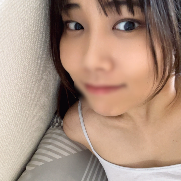 おはよ🫶早起きしすぎると夜眠くなってしまうので、ラストまで出勤の日は朝寝坊することにしています。
(本当にそういう作戦半分、怠惰の言い訳半分)
今日も16時から24時まで!よろしくね😉