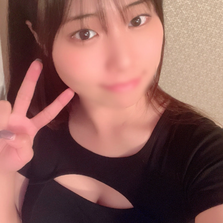 やほ！

ご予約嬉しいです〜！さっきまですごい雨だったみたいだけどもう止んでるといいなぁ…

会いにきてくれる方はどうかお気をつけて…

24時まで、よろしくねー！