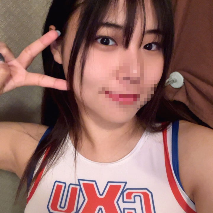本日の衣装こちらー！

夏だし、暑いし、スポーティに行こうと思いまして

ベッドの上で対戦相手、お待ちしてますよー👊