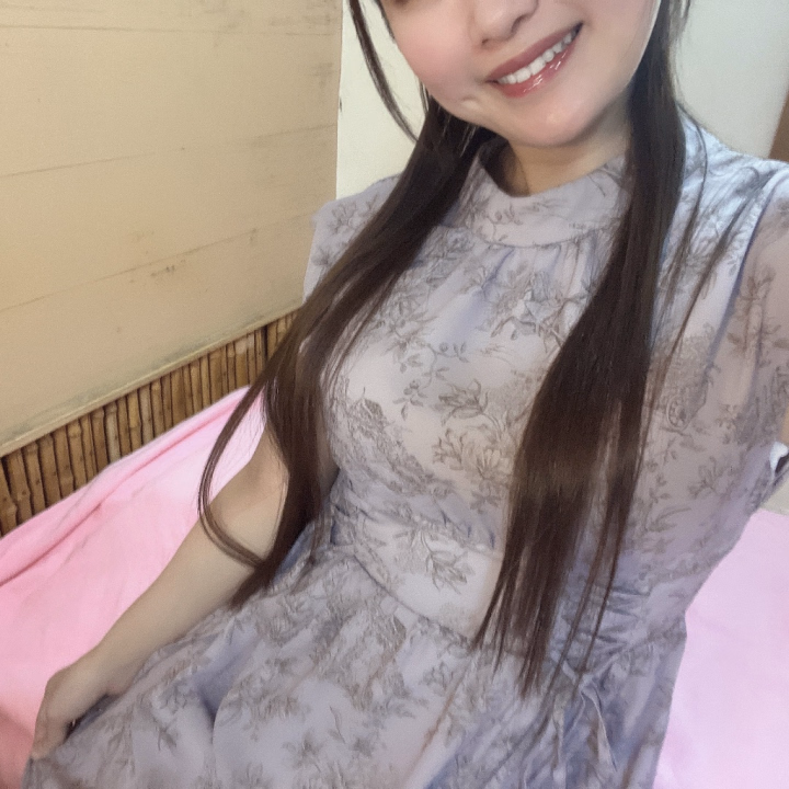 ちゃーむポイントのえくぼを添えて🐱🎀

昨日きたワンピースめちゃ可愛かった👗🥰