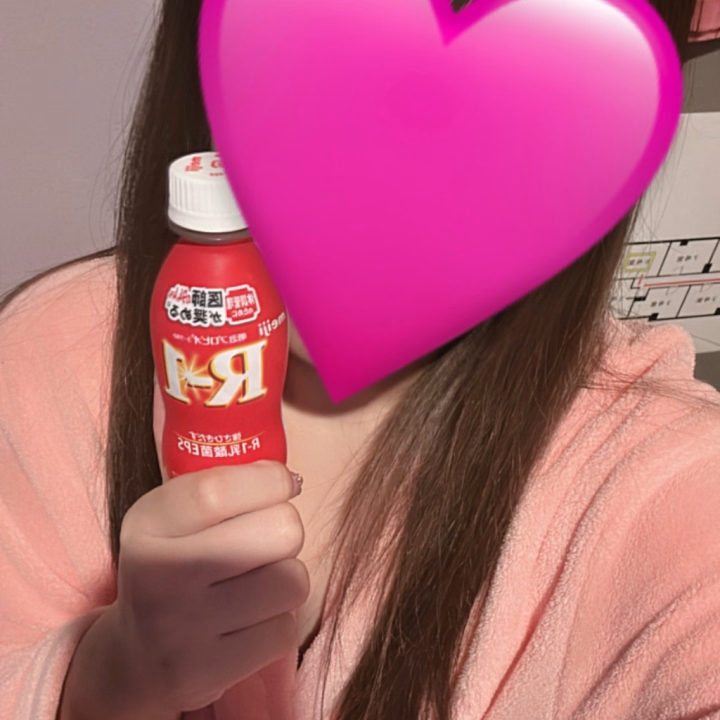 さららです🐻‍❄️



水戸初出勤です！


みんなさららの好きそうな差し入れとか持ってきてくれて嬉しい🎁🫶🏻



今後も出勤する予定なので待ってます😸🪄