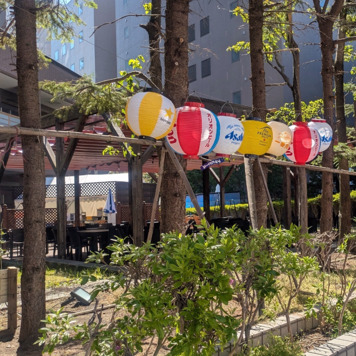 おはようございます！本日おやすみです。
札幌はまちのいろんな場所にお祭りの気配がありますね。
キレイで華やかなメイクをした方にも何度かすれ違いました。よさこいソーランですね🍧

次回出勤日は明日6/16
🍑9:00-17:00🍑
となっております。前日ですので、ネット予約かお店へ直接連絡するのが確実かと思います！
お店でお待ちしておりますね！

これから段々暑くなってきそうですが、熱中症や脱水症状に気をつけてくださいね🥺わたしも出かけるときは水筒かペットボトルにお茶を入れたのを持っていくようにしてます💦