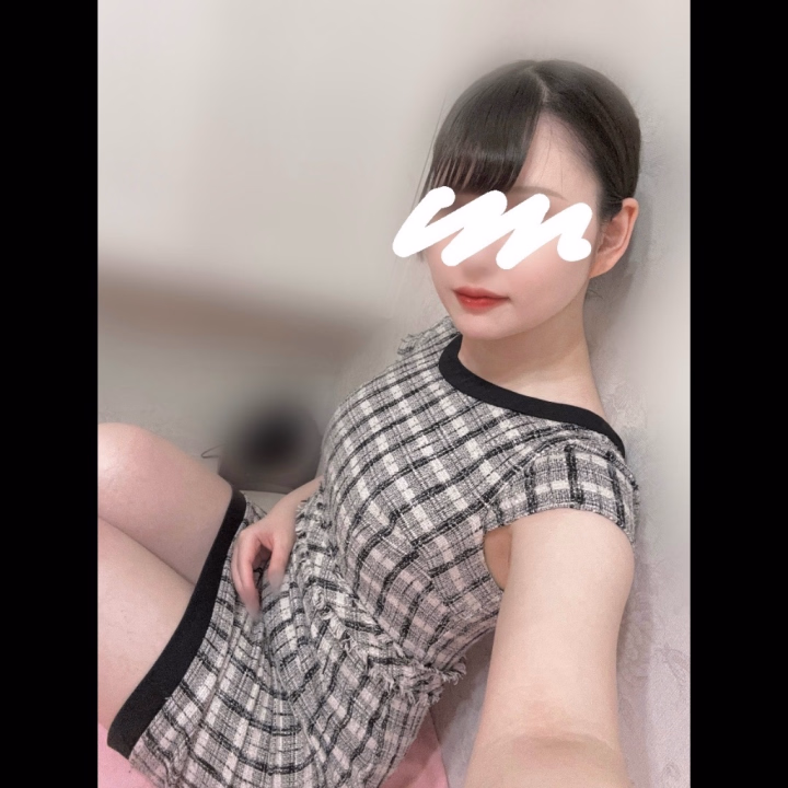 おはようございます𓂃🫧‪

いつも準備するときにアニメ見ながら準備してるんだけど、今日Netflix開いたらコナン特集があったの！
今年の映画に関連するエピソードをまとめてくれてるっぽいんだけど、春だなぁって感じた😹🌸
毎年春はコナンの映画見に行くから上映近づくともうそんな時期か😳ってなる！✨️
映画みるときの定番のお供ってありますか？💭
えりかは絶対ポップコーンキャラメル味！！🍿
あとたまにチュロス🌈✨️
お兄さんのお供もおしえてね♡

本日8:00~16:00までいます🙋‍♀️💖
お誘いお待ちしてます💐