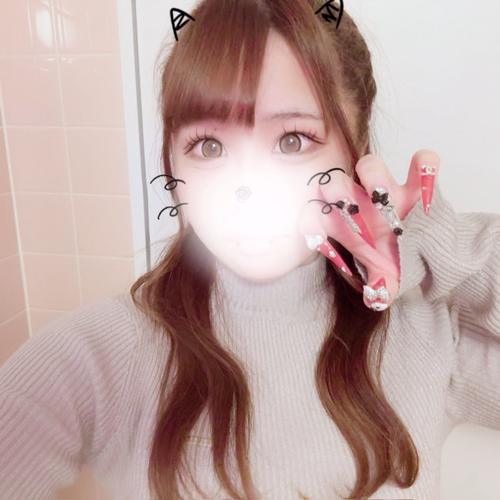 幼い！エロい！笑うとあどけなくて可愛い！って言われるけど、
実はめちゃくちゃ甘えん坊でドMです🩷

ちゅーとろとろになって、
お兄さんにいっぱい甘えて、
気づいたらおま◯こもぐちゅぐちゅに…

そして、入った瞬間にわかります！
ギュッと締まって
奥まで吸い付く激締め名器🤍

「抜けない…」って何度も奥突いちゃう
お兄様、可愛いです🥹㊙

お兄さんは前からが好きですか？
後ろからが好きですか？