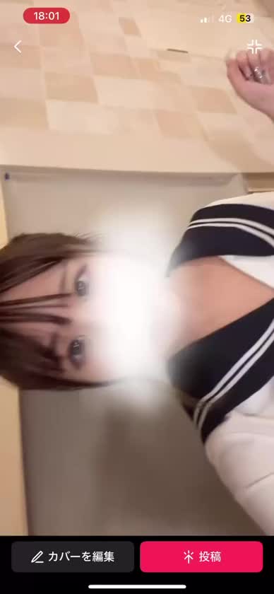 見た目はこんなに清楚系なのに、
中身はエロスイッチ入りっぱなし
なのバレてる？笑
　
　お兄さんとゼ♡距離で
ぴったりくっついて…💗🔞
濃厚なの、したいなぁ🫣💭💭

ちなみにもえの好きな体♡は
寝バックと正常位ですっ🤭💞
寝バックの密着感と奥まで入るのは
クセになっちゃう🥺💦

雑魚おま♡んこでも
好きになってくれますか🥹