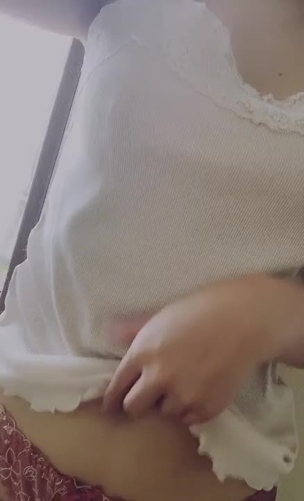 チラッと見えるのってちょっとえっちだよね☺️💕

この先はお兄様との秘密だよ🩷