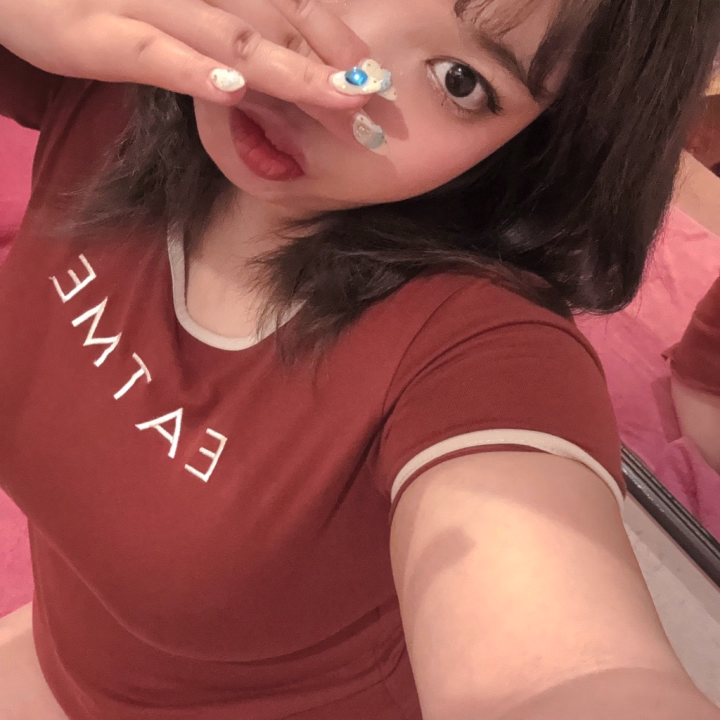 おはようございます！
本日は朝からいます✨️

今日はぴっちりシャツでお出迎え🥰💕