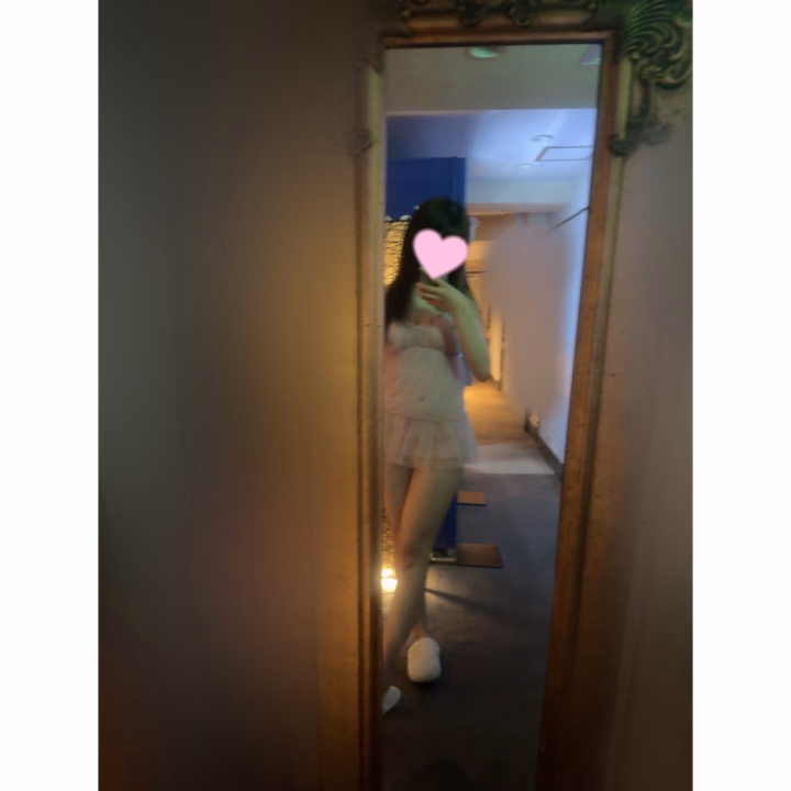 ᗷᗩᗷYᗪOᒪᒪ🩰🩷

見納め笑
見に来てくれた皆さまありがとうございました😻🤍
イベント期間に出勤できたのちょっと久しぶりのような…🥨🩷
たまには特別衣装楽しいね🤭

また何か着ようと思います🎶
一応用意はしてるので来月あたりに？着れれば着ようと思います(ᐢ⸝⸝•⩊•⸝⸝ᐢ)
会ってからのお楽しみ( ♡´³`)σ

今日から水曜日までお休みです(ᐡ_  ̫ กᐡ)ᙆƶ
ゆっくりまったりしてきます~~🛋☁️🤍
みんなも休める時にしっかり休んでね🌼