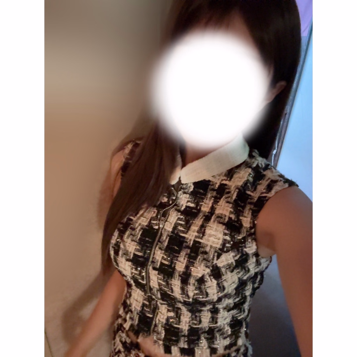 こんにちは！せいらです🎀🤍

昨日も遊んでいただきありがとうございました！！
久しぶりの出勤でした💝
振替で来てくださった方も多く、本当に感謝です🙇‍♀️🙇‍♀️

差し入れやプレゼントのお心遣いもありがとうございます😭🤍
大事に頂きます&使いますね！！🌷

わんちゃんへの差し入れまで、ありがとうございます🥲🙏🤍
早速渡してみたら楽しそうに遊んでいました🐶✨️

先日某フリマアプリにて、人生初のぱちもんを手にしてしまいました😱
やけに安いな〜と思ったら、、、
何事も焦って行動はいけませんね🙅‍♀️❌
勉強になりました、、、🥲(笑)

来月はきっとお店でハロウィンコスプレをすることになると思うので、かなり早い段階で準備しちゃいました🎃✨️
ずっと着てみたかったものです🤭🤍楽しみー！！

今日も出勤です！
ご予約くださったお兄様ありがとうございます🤍
楽しみにしております(ᐢ⸝⸝› ̫ ‹⸝⸝ᐢ)💝