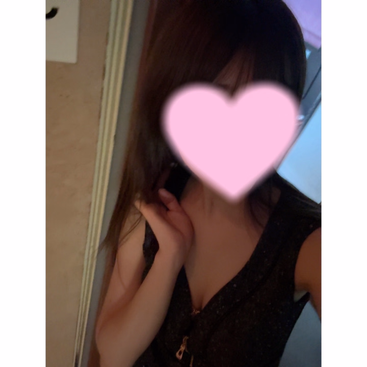 こんばんは！！せいらです(*´ `*)🤍

昨日も遊んでいただきありがとうございました！
とっても楽しいお時間をありがとう✨️✨️
差し入れ等お気遣いもありがとうございます😭🙏

今日は朝からさっきまで長い時間
予定があったのでお礼まだ出来てなくてすみません💦
これからさせて頂きます🙏🙏

プレミアやランキングおめでとうのお言葉も
皆さま沢山ありがとうございます\(*ˊᗜˋ*)/♡
みんなのおかげです！本当に！🩷

これからもよろしくお願いします~~~❕🍧🤍

プライベートの方でも新しい挑戦をしようと思って
今日から始めちゃいましたε-( •̀ω•́  )ﾌﾝｯ
楽しみ！！！

明日も出勤です！
お会いできるの楽しみにしております❁⃘*.ﾟ
明後日以降はしばらく夏休みを頂きます🌞🌴🌺

♡.*･ﾟ┈┈┈┈┈┈┈┈┈┈┈ﾟ･*.♡

8月前半🈵です🎀ありがとうございます😭🤍ྀི
8月後半シフト【8/7(金)19時】に掲載🩶