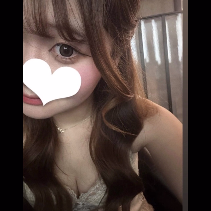 搾精研究所 れねです🤍


明日13:00-19:00まで出勤だよ〜☺️

最近ちょっとあったかくなってきたから、薄着にしてみよっかなって思ってるの…🤭
どんなれねが好き？甘えんぼ？それとも小悪魔？💋
会ったらいっぱいくっついて、いっぱいドキドキさせちゃうかも…🤍

れねのこと、独り占めしにきてね？