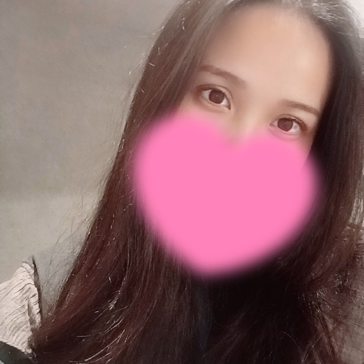 おはよう☀️

昨日もありがとうございました💛
顔褒めてもらったり、いやらしいって言ってもらえて嬉しい❣️

今日も10時～15時半までです🫶
明日はお休みです🙇‍♂️