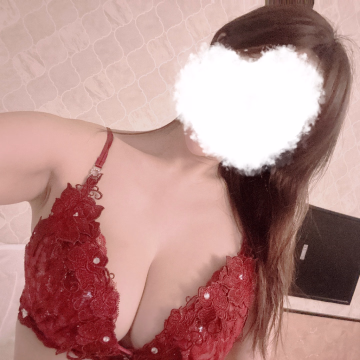 おはようございます(  ¯꒳​¯ )ᐝ

本日出勤致します🤍✨

お休みの日は美容dayでした♡
取れそうだったネイルも行けて一安心ദ്ദി＞ᴗ＜)🎀✧
お風呂屋さんあるある
ネイルの持ちが悪い💅🥺ᩚ