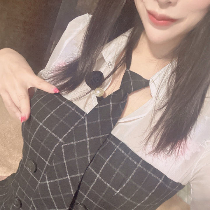 おはようございます♡

本日出勤致します✨

では、後ほど🙇‍♀️
