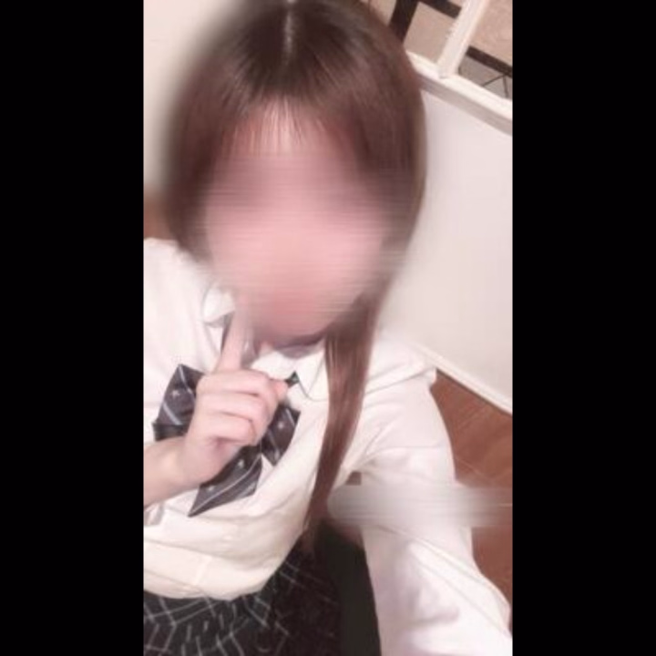 今日はいつもより早めの下校です😣

会いにきてくれた先生たち、ありがとうございました！
先生のおかげでとっても楽しくて、幸せな時間を過ごせたよ💕

明日以降の予定まだ出てないんだけど、
女の子の日が遅れたら25日（日）
予定通りきたら30日（金）くらいに登校できるかなって思います💭


25日くらいまで天気荒れるかもなので、外に出る予定のある方は要注意⚠️です！
私は帰りの電車が止まらないことを願いながら下校するよ〜🥲

今日もありがとうございました💓