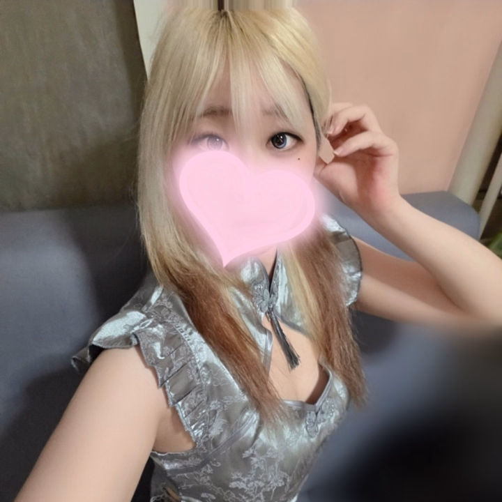 新しい衣装きてみました！
どうですか？お兄さん達が好きだと嬉しいなぁ💕

今日は18-24でいるから会いに来てくれるの待ってるね💕

イベント内容は⬇から⚠️の注意事項はしっかり読むんだぞ

⚠️がついている文は絶対に読まないとダメだぞ⚠️

⚠️これはさあやが提供するイベントだから他の子にサービスとして求めないでね！

3Pはイベント対象外です！⚠️

さあやで指名してくれたたおにいさんへ♡

✨10分20分コース指名で生乳タッチ➕お尻太ももサービス！
これを機会にさあやに会いにきちゃお？♡

💞30分からのコース指名でオールヌード➕お尻太ももをサービスしちゃいます♡
