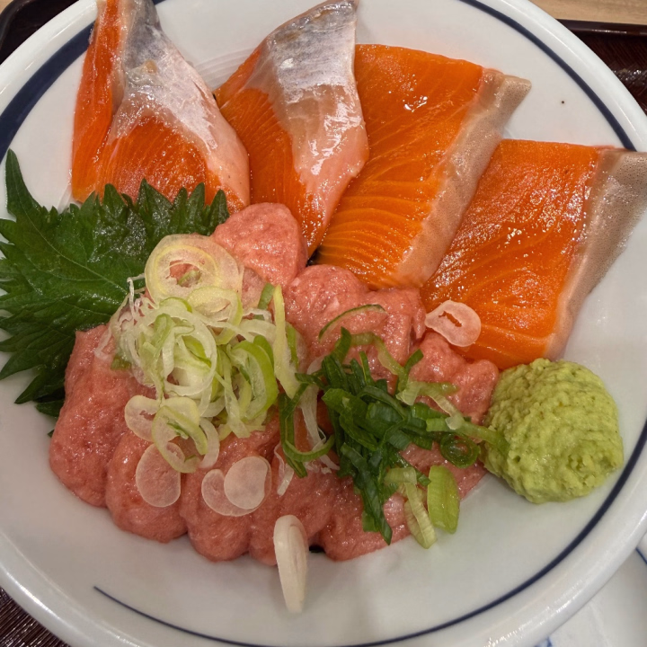 こんにちは！
あずきです💕

今日は15時〜24時までお店にいるよ
遊びにきてね〜😊