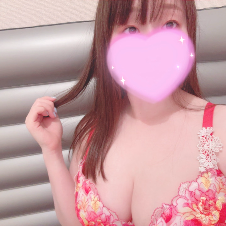 おはようございます☀
ミルク出勤しました🙌
　
12:20〜まだ🈳あるみたいです！
お問い合わせあったもののお返事がこず💦
残りその1枠のみとなっております☺️
ご予約ご来店お待ちしております❤️
　


🍀今後の出勤🍀
26日(火) 9-17 🈳12:20-13:40
27日(水) 9-17 🈳14:55-