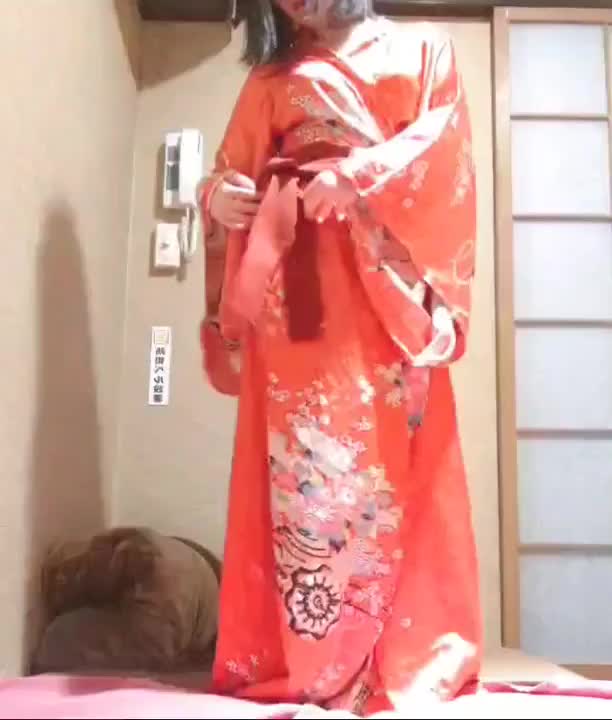 ビンカン？
全く関係ないけど
和服ヌギヌギ
お兄さまの🍌ヌキヌキ？
やよいがペロペロ👅