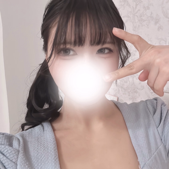 今日いちにちありがとうございました❕
サイドテールくるん♡♡にあう？

みんないつもいっぱい褒めてくれてうれしいの、ありがとう‪(ᐢ.ˬ.ᐢ)

次の出勤は26日16:00~です！1月最後だよー！૮₍ ̥⎽ ̫ ⎽ ̥₎ა