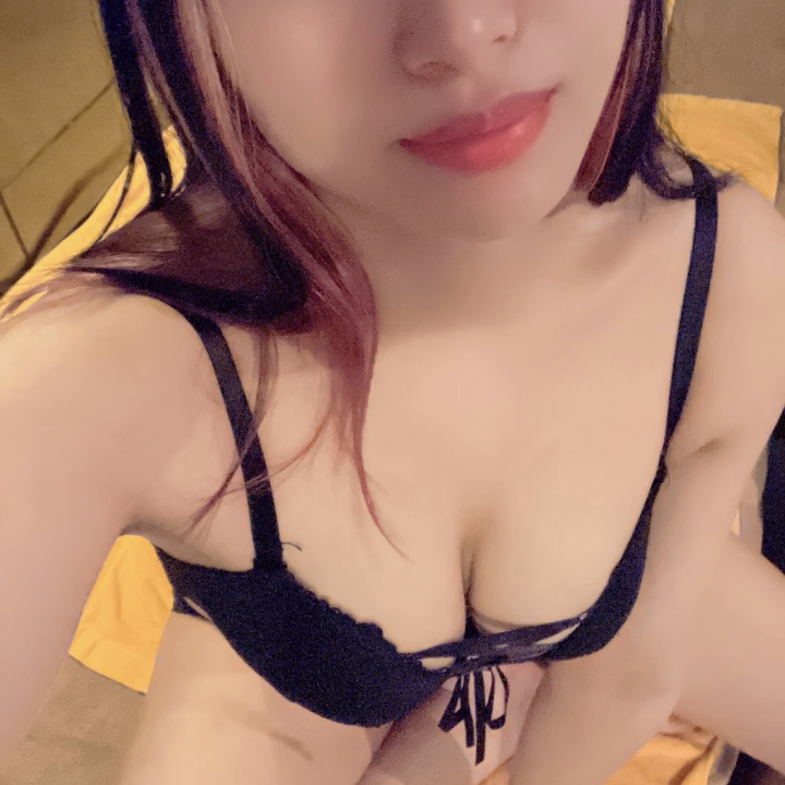 出勤しましたー！

昨日から続く身体の不調でいつも通りに家を出れず少し遅れてお店に到着💦

今は準備万端で皆様のご予約お待ちしてます🌟