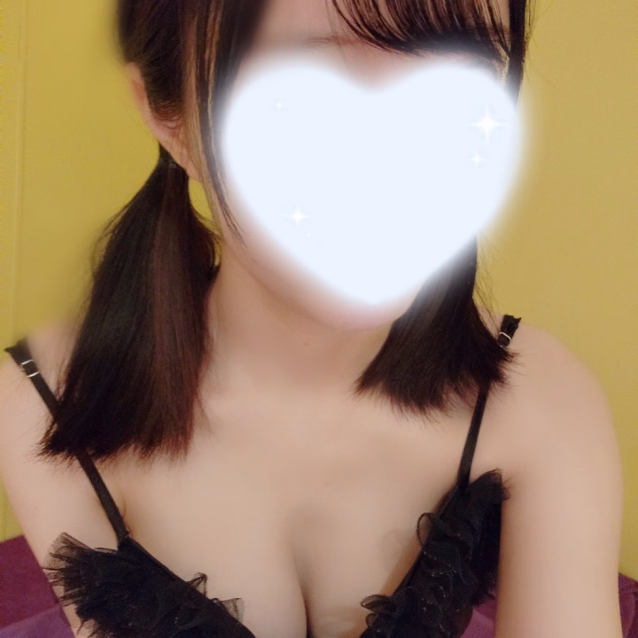 さっき一緒に過ごしてくれたお兄さんっ
ふわりと楽しいお時間ありがとうございました️️️🩵

今日は珍しく暗めの衣装着てるけど
似合ってるって褒めてくれて嬉しかったです⸝⸝(∩-∩⸝⸝)՞ ՞



0時まで お部屋でお兄さんのこと待ってます💭️️️🩵