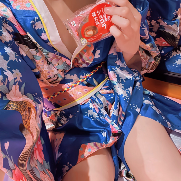 頂いた苺大福ෆ˚*

和菓がいっちゃん好きなんです✨️
さっそく食べたんですが
めっちゃ美味しかったです！
ありがとうございます︎💕︎︎💕︎