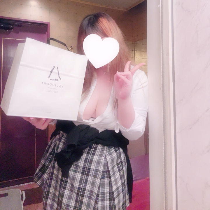 まだ余韻残ってるの…💗

退勤しました🙋‍♀️✨

今日もたくさんイチャイチャしてくれて
ありがとうございました💗

やっぱりもえこ…
触れられるとすぐ反応しちゃうの🥺💭

まだ余韻残ってるかも…💗

またいっぱい感じさせてね？💗

もえこ(♥ó㉨ò)ﾉ♡
