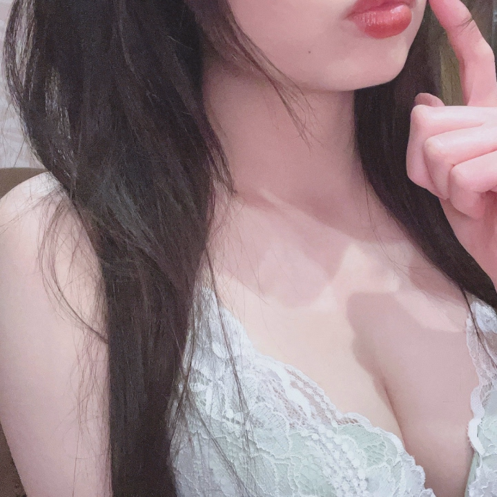 今月前半スケジュールは

3/2(月)20:00-ラスト
3/6(金)21:00-ラスト
3/7(土)7:00-22:00
3/8(日)7:00-15:00
3/10(火)20:00-ラスト

です！！
今月は出勤少なめなので会える時に来てほしいな🐰✨️