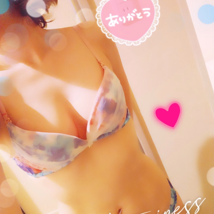 昨日はあそびにきてくださって、ありがとうございました💖色々地元のお話も出来て楽しかったです😁💓また近くに来た時は、遊びに来てください😉💕

今日も出勤しています💝💝
良かったら遊びに来てください😌💓💓💓
お待ちしております💕