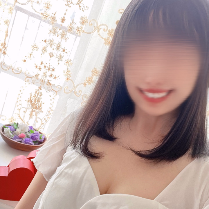 明日25日(日)12:00-19:00で出勤します💗お電話でご予約受け付け中です📱💕お誘いお待ちしています❣️
