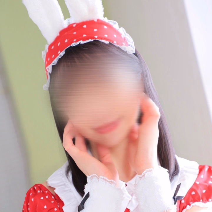 明日8日(水)10:00-18:00出勤します！ご予約お待ちしています💗💗愛にきてね😘